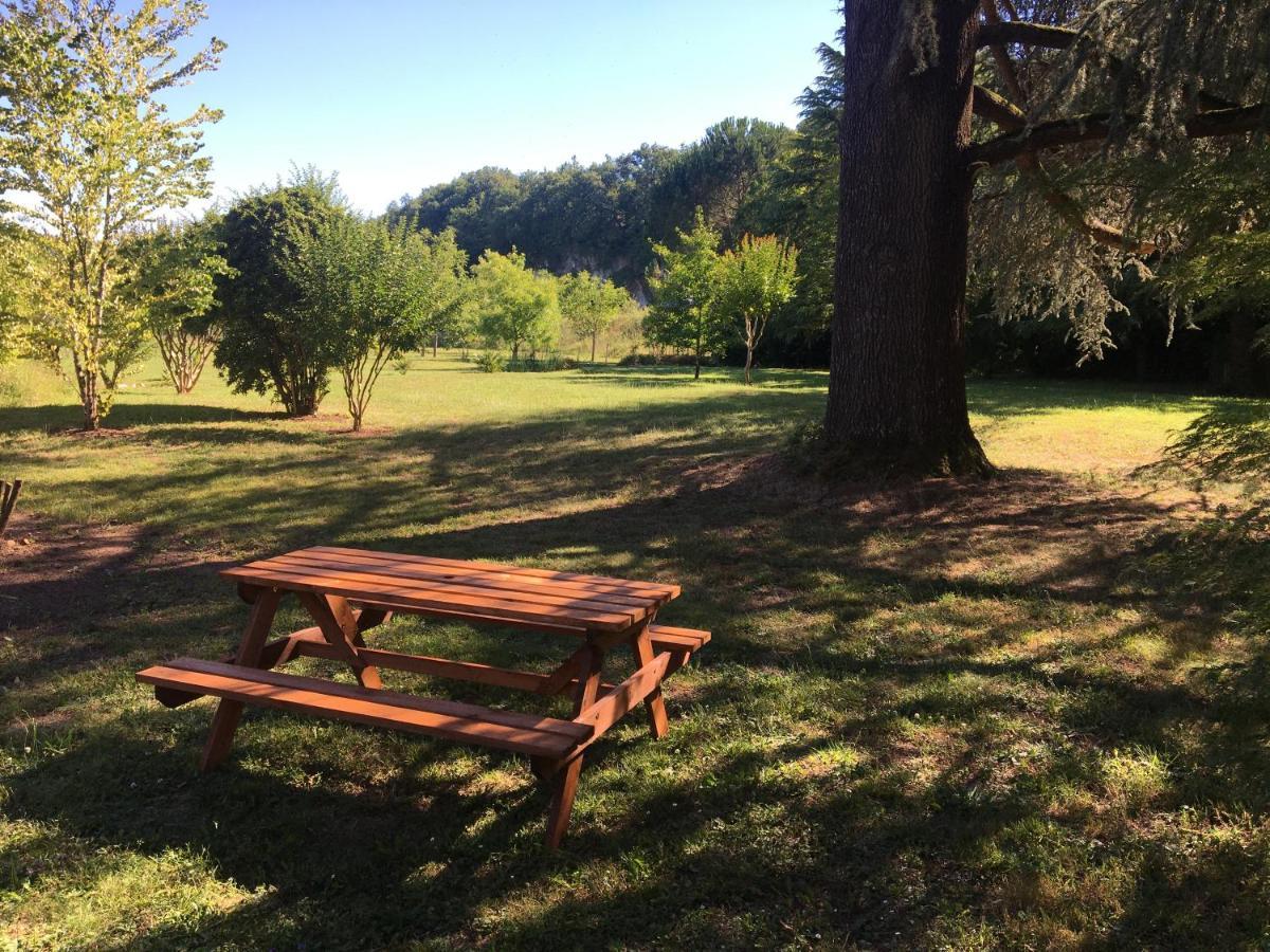Le Petit Chateau - Adults Only Property Льо Бюг Екстериор снимка