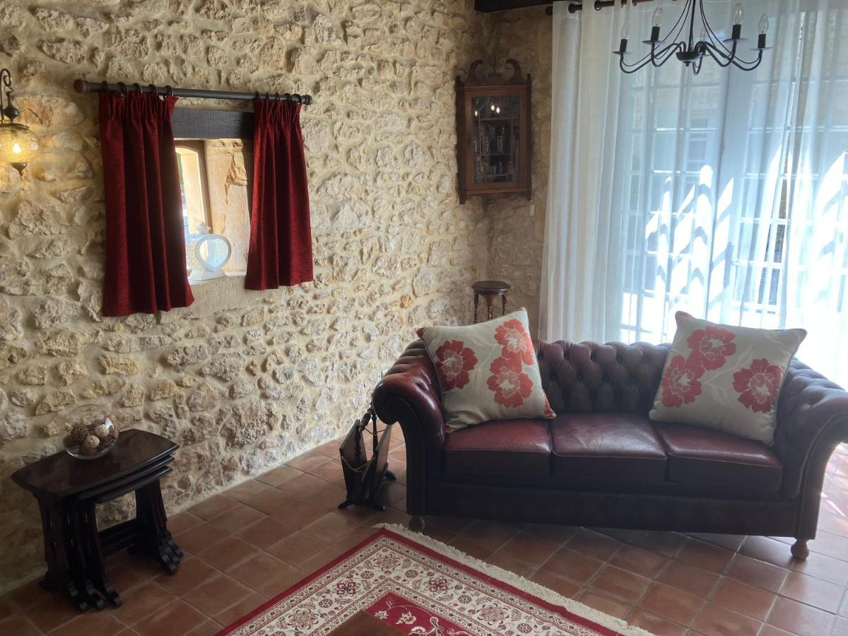 Le Petit Chateau - Adults Only Property Льо Бюг Екстериор снимка