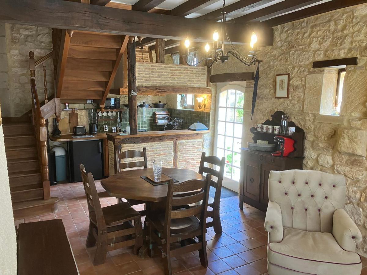 Le Petit Chateau - Adults Only Property Льо Бюг Екстериор снимка