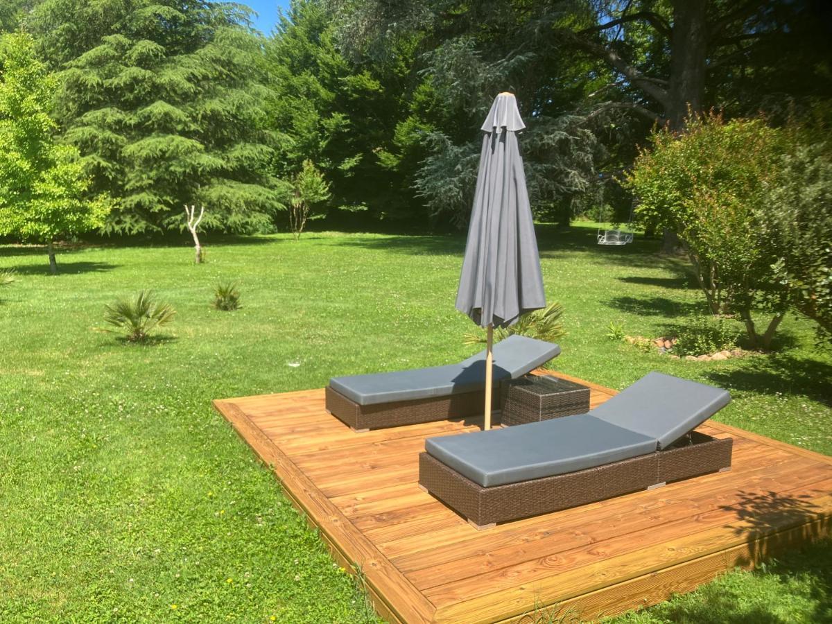 Le Petit Chateau - Adults Only Property Льо Бюг Екстериор снимка