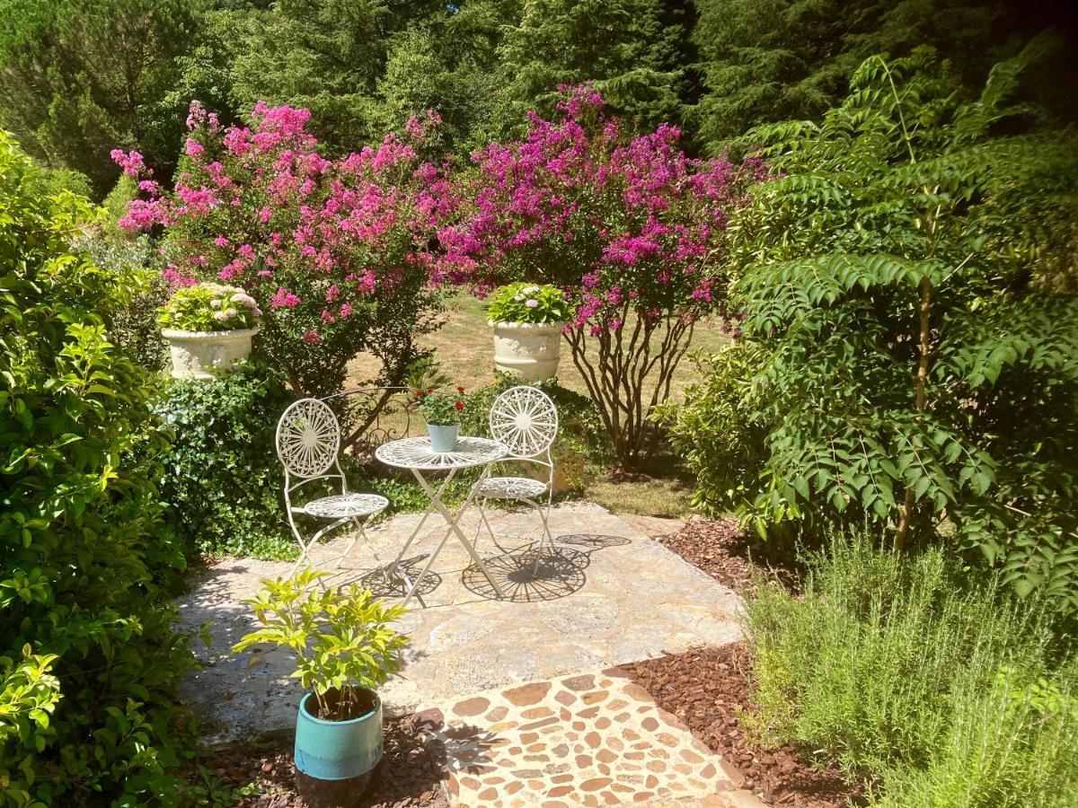 Le Petit Chateau - Adults Only Property Льо Бюг Екстериор снимка